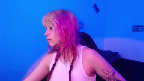                      100   online show from 11-19-25, 07:30