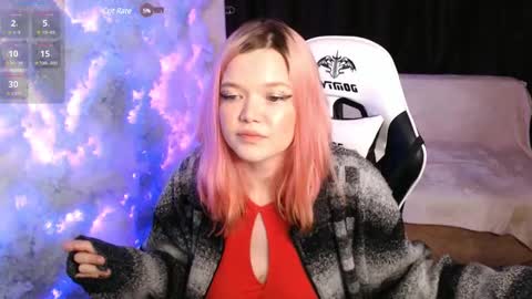 Snapshot of mary_lunar chatting on 03-05-25, 10:21 Mary online show from 03-05-25, 10:21