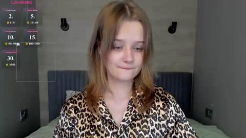 Snapshot of mary_phoenix chatting on 06-12-26, 09:03 mary_phoenix online show from 06-12-26, 09:03
