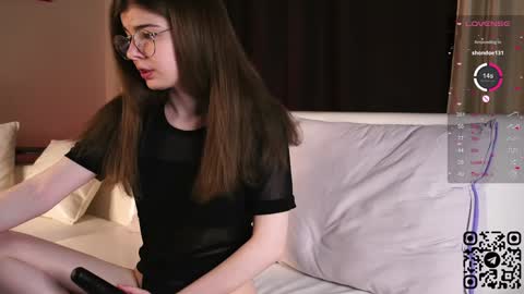 Snapshot of mary_shake chatting on 12-14-24, 09:35 Mary online show from 12-14-24, 09:35