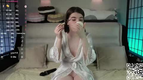 Snapshot of mary_shake chatting on 09-14-25, 12:10 Mary online show from 09-14-25, 12:10