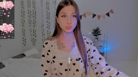 Snapshot of mary_tim chatting on 12-11-24, 07:25 Maryana online show from 12-11-24, 07:25