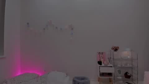 Snapshot of mary_tim chatting on 09-22-25, 01:02 Maryana online show from 09-22-25, 01:02