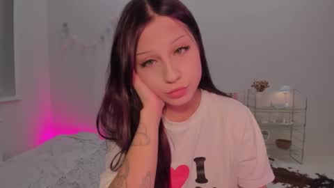 Snapshot of mary_tim chatting on 09-27-25, 02:00 Maryana online show from 09-27-25, 02:00