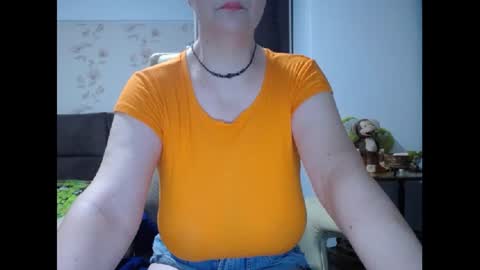 Snapshot of mary_x chatting on 06-17-26, 03:09 Mary online show from 06-17-26, 03:09