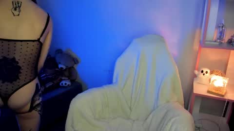 Mary GTM3Mon Wed Thu Sat Sun 0400 am-1030pm online show from 10-29-25, 01:08