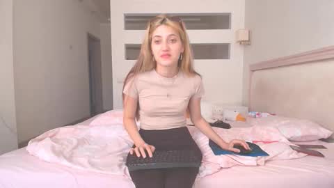 marya442004 online show from 09-28-25, 10:20