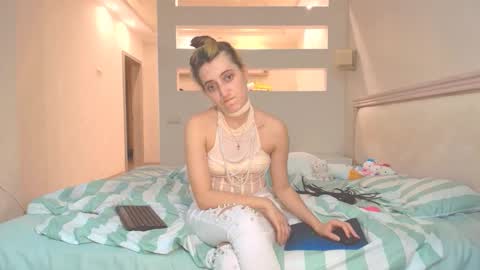 marya442004 online show from 10-19-25, 03:12