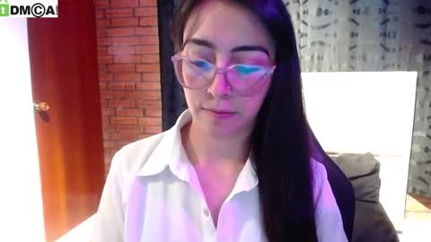 Snapshot of maryam_colins chatting on 03-17-26, 02:31 MARYAM online show from 03-17-26, 02:31