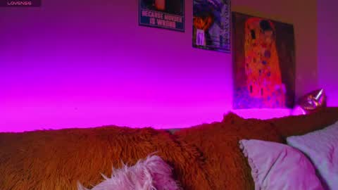 Snapshot of maryberry__ chatting on 05-02-26, 01:10 online show from 05-02-26, 01:10