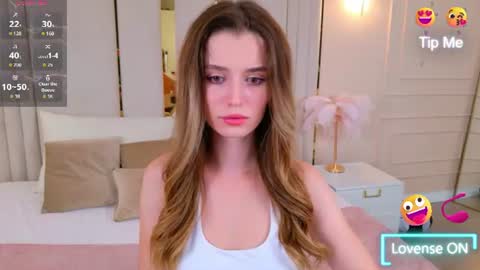 Snapshot of marybeth_snow chatting on 07-15-26, 05:18 Marybeth online show from 07-15-26, 05:18