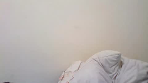 Snapshot of maryem199115 chatting on 07-12-26, 11:12 maryem online show from 07-12-26, 11:12