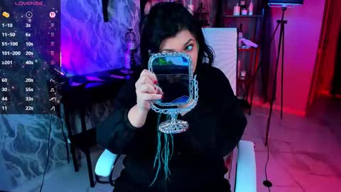 Mary online show from 11-26-25, 06:47