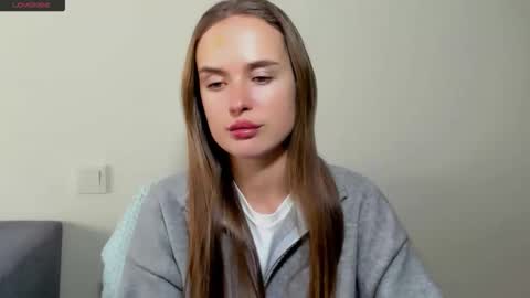 Snapshot of marylee_21 chatting on 12-22-25, 09:28 Mari online show from 12-22-25, 09:28