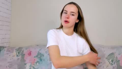 Snapshot of marylee_21 chatting on 02-04-26, 07:47 Mari online show from 02-04-26, 07:47