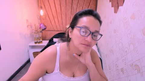 Snapshot of marylinmilf chatting on 09-28-25, 08:20 Marylin online show from 09-28-25, 08:20