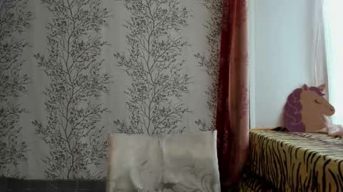 Snapshot of marylou_ chatting on 01-28-25, 06:05 Mary Lou online show from 01-28-25, 06:05