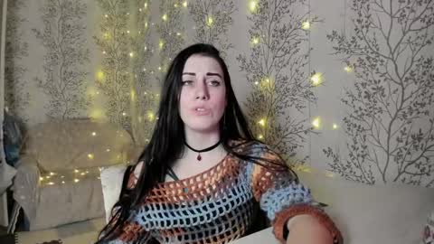 Snapshot of marylou_ chatting on 02-16-25, 01:49 Mary Lou online show from 02-16-25, 01:49