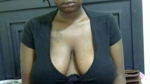 marylov23 online show from 11-18-25, 03:01