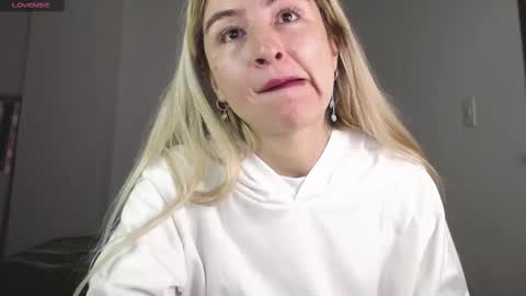 maryly rose online show from 10-19-25, 05:02