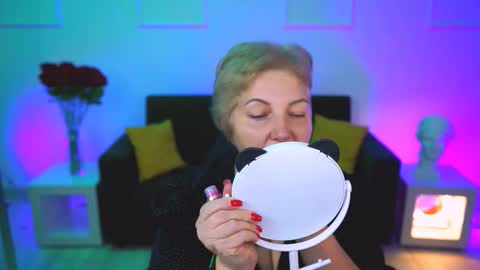 Snapshot of marymogan chatting on 11-10-25, 04:22 marymogan online show from 11-10-25, 04:22