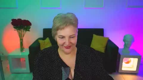 Snapshot of marymogan chatting on 11-11-25, 05:40 marymogan online show from 11-11-25, 05:40