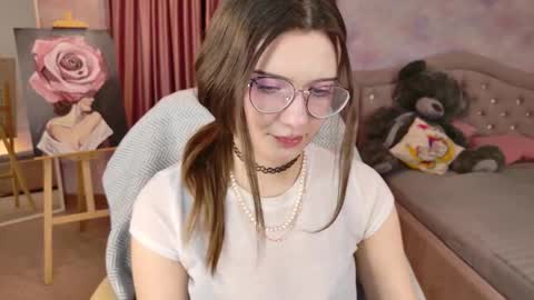 Snapshot of marymoorre chatting on 11-27-25, 05:37 Mary online show from 11-27-25, 05:37