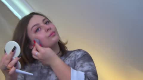 Snapshot of marymurrays chatting on 11-12-25, 06:47 MaryMurrays online show from 11-12-25, 06:47