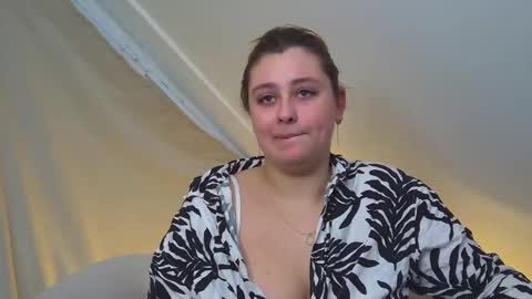 Snapshot of marymurrays chatting on 11-19-25, 06:57 MaryMurrays online show from 11-19-25, 06:57