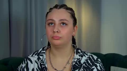 Snapshot of marymurrays chatting on 11-26-25, 07:09 MaryMurrays online show from 11-26-25, 07:09