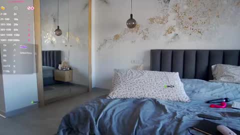 Marina online show from 02-18-25, 01:00