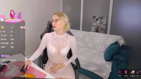Snapshot of marysantamonika chatting on 09-11-25, 03:12 Mary online show from 09-11-25, 03:12