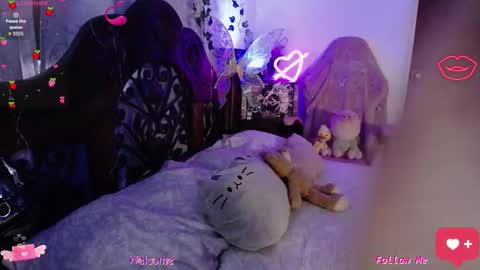 Snapshot of marythssxx chatting on 11-09-25, 11:19 Mary online show from 11-09-25, 11:19