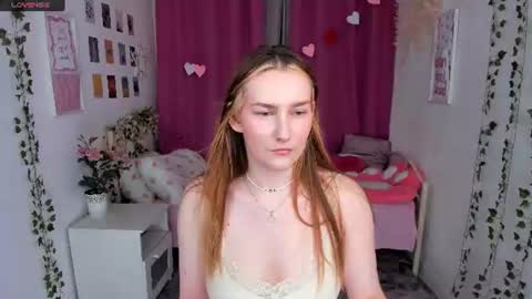 Snapshot of marywaddell chatting on 07-19-26, 03:49 Mary online show from 07-19-26, 03:49
