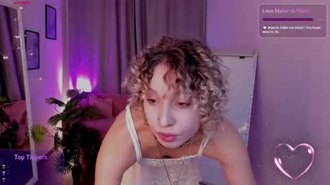 Snapshot of marywohlberg chatting on 12-01-25, 05:45 Mary online show from 12-01-25, 05:45