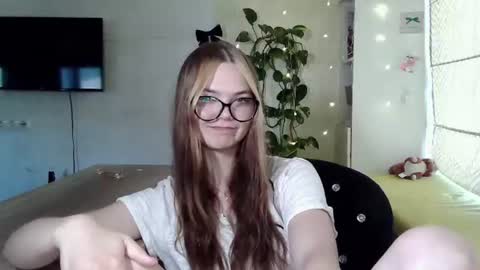 Nessa online show from 06-19-26, 01:37