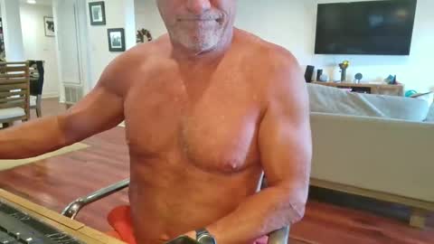Snapshot of mascmuscle49 chatting on 04-01-26, 06:49 mascmuscle49 online show from 04-01-26, 06:49