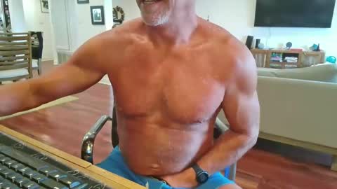 Snapshot of mascmuscle49 chatting on 04-07-26, 07:03 mascmuscle49 online show from 04-07-26, 07:03