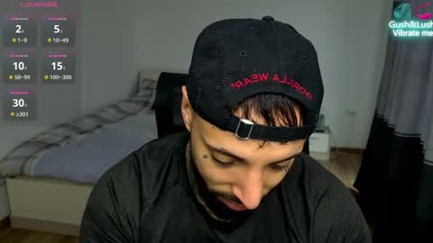 Snapshot of masculineguy69 chatting on 12-23-25, 09:29 masculineguy69 online show from 12-23-25, 09:29