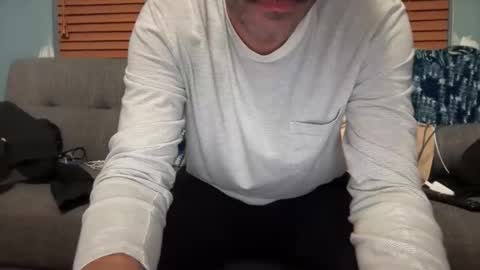 Snapshot of masculinehole chatting on 10-14-25, 03:07 Masculine Hole online show from 10-14-25, 03:07