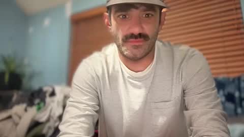 Snapshot of masculinehole chatting on 10-15-25, 02:11 Masculine Hole online show from 10-15-25, 02:11