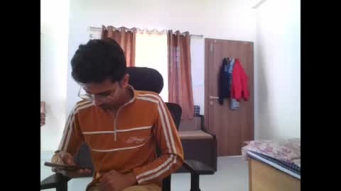 Snapshot of maskboyz2003 chatting on 12-18-24, 04:20 maskboyz2003 online show from 12-18-24, 04:20