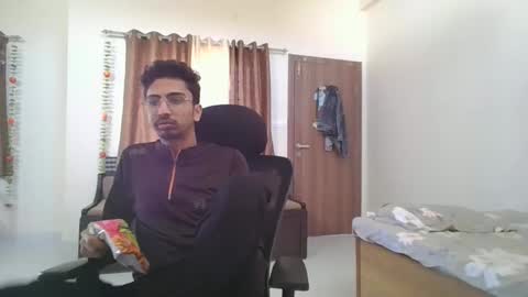 Snapshot of maskboyz2003 chatting on 01-04-25, 08:28 maskboyz2003 online show from 01-04-25, 08:28