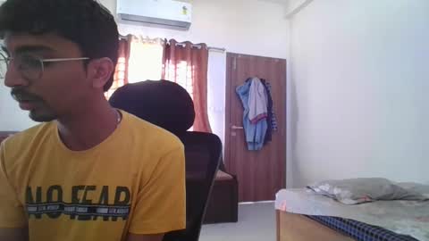 Snapshot of maskboyz2003 chatting on 03-08-25, 03:06 maskboyz2003 online show from 03-08-25, 03:06