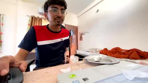 Snapshot of maskboyz2003 chatting on 03-11-25, 06:10 maskboyz2003 online show from 03-11-25, 06:10