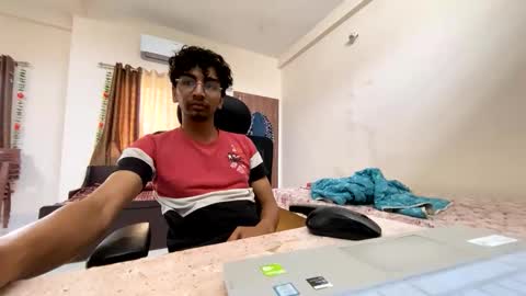 Snapshot of maskboyz2003 chatting on 09-21-25, 03:19 maskboyz2003 online show from 09-21-25, 03:19