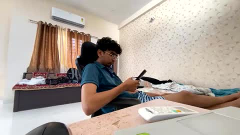 Snapshot of maskboyz2003 chatting on 10-18-25, 05:43 maskboyz2003 online show from 10-18-25, 05:43