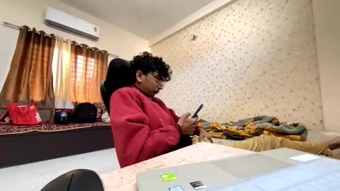 Snapshot of maskboyz2003 chatting on 11-20-25, 02:34 maskboyz2003 online show from 11-20-25, 02:34