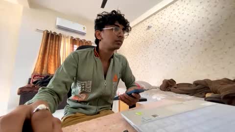 Snapshot of maskboyz2003 chatting on 11-23-25, 04:01 maskboyz2003 online show from 11-23-25, 04:01