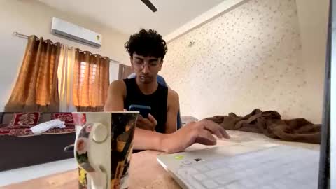 Snapshot of maskboyz2003 chatting on 11-27-25, 03:19 maskboyz2003 online show from 11-27-25, 03:19